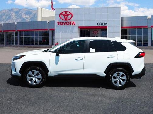 2025 Toyota RAV4 LE