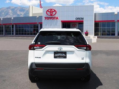 2025 Toyota RAV4 LE