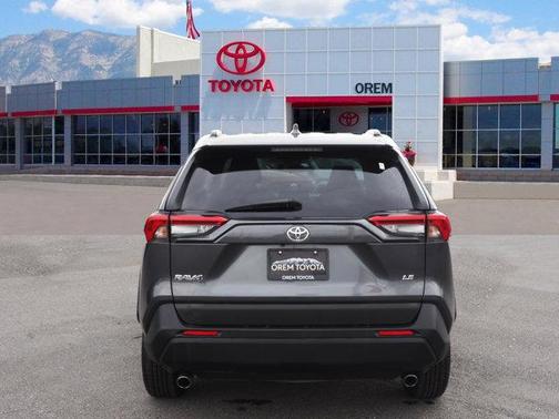 2020 Toyota RAV4 LE