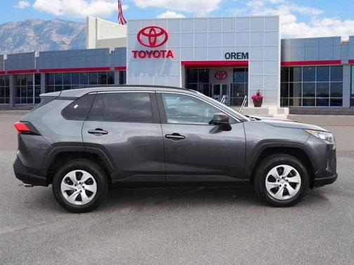 2020 Toyota RAV4 LE