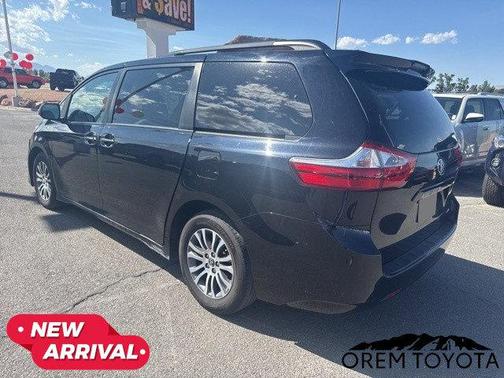 2018 Toyota Sienna XLE