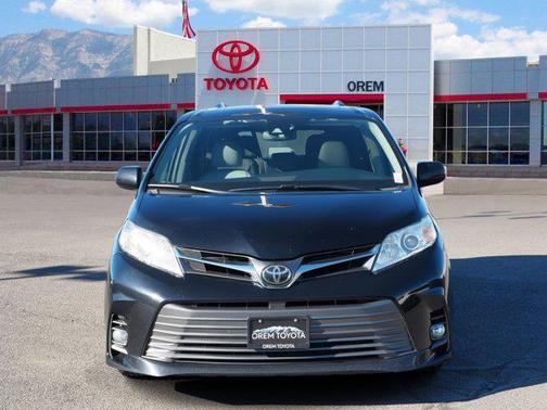 2018 Toyota Sienna XLE