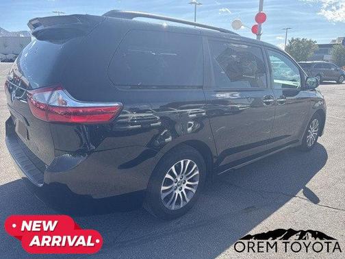 2018 Toyota Sienna XLE