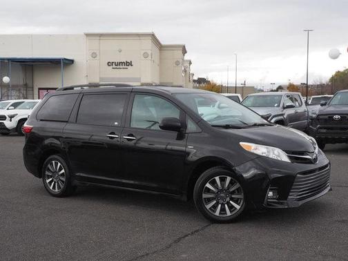 2018 Toyota Sienna XLE