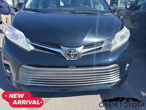 2018 Toyota Sienna XLE
