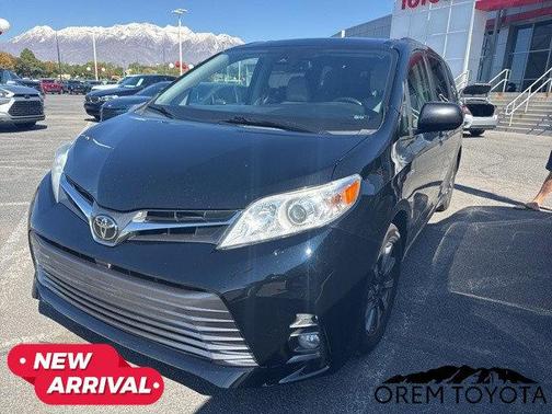2018 Toyota Sienna XLE
