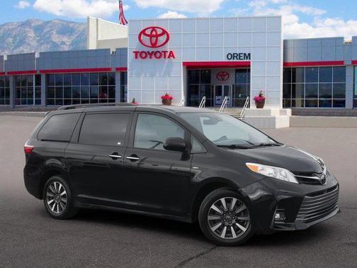 2018 Toyota Sienna XLE