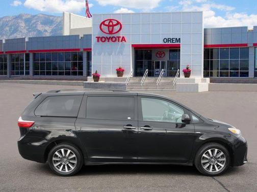 2018 Toyota Sienna XLE
