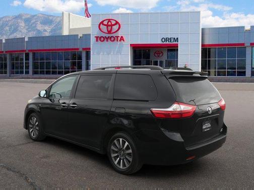2018 Toyota Sienna XLE