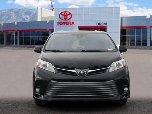 2018 Toyota Sienna XLE