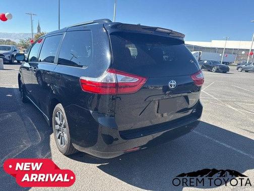 2018 Toyota Sienna XLE