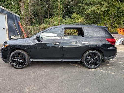 2018 Nissan Pathfinder SL