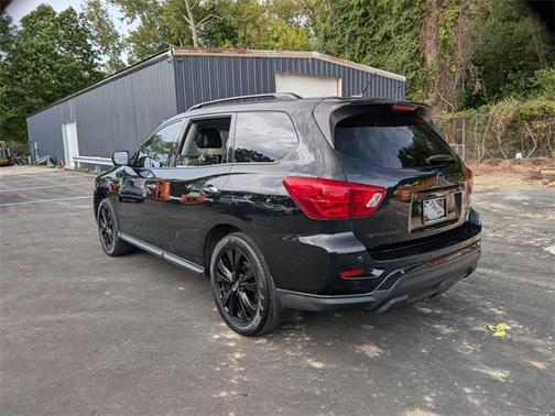 2018 Nissan Pathfinder SL