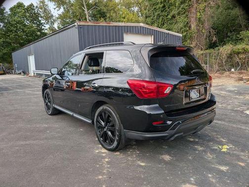 2018 Nissan Pathfinder SL