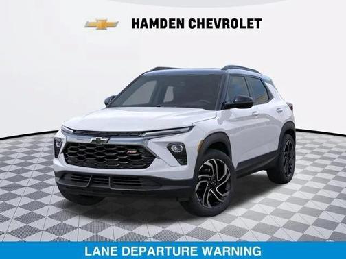 Iridescent Pearl Tricoat 2026 Chevrolet Trailblazer RS