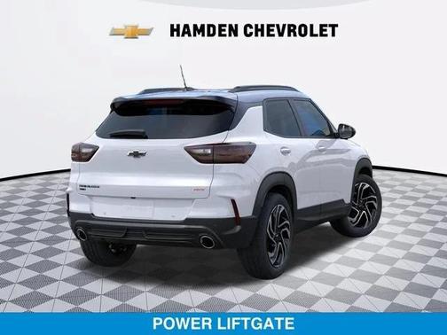 Iridescent Pearl Tricoat 2026 Chevrolet Trailblazer RS