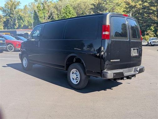2025 Chevrolet Express 2500 RWD 2500 Regular Wheelbase WT