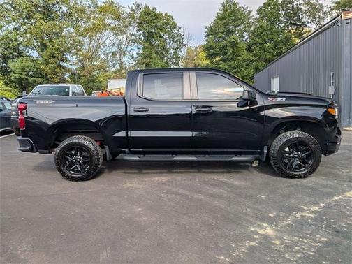 2022 Chevrolet Silverado 1500 Custom Trail Boss