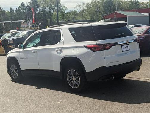 2022 Chevrolet Traverse LT Cloth