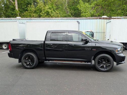 2017 RAM 1500 Night Crew Cab 4x4 5'7' Box