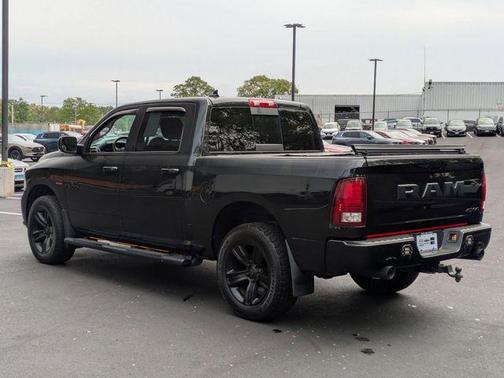 2017 RAM 1500 Night Crew Cab 4x4 5'7' Box