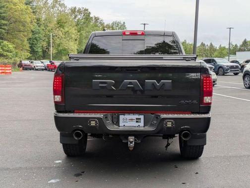 2017 RAM 1500 Night Crew Cab 4x4 5'7' Box