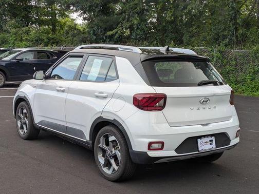 2022 Hyundai VENUE Limited