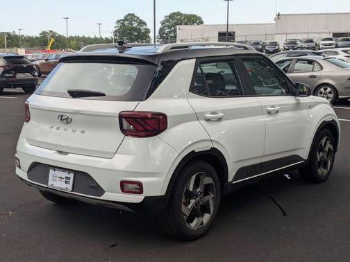 2022 Hyundai VENUE Limited