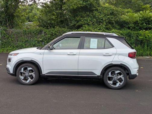 2022 Hyundai VENUE Limited