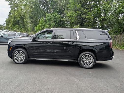 2025 Chevrolet Suburban LT