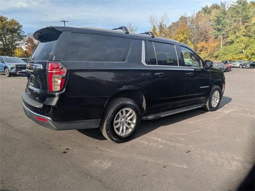 2022 Chevrolet Suburban LT