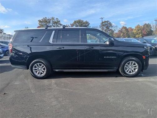 2022 Chevrolet Suburban LT