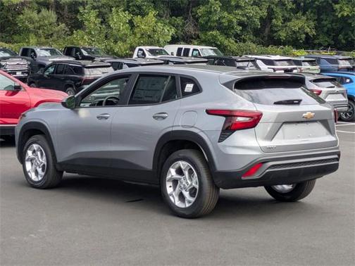 2025 Chevrolet Trax LS