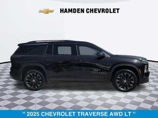 Mosaic Black Metallic 2025 Chevrolet Traverse LT