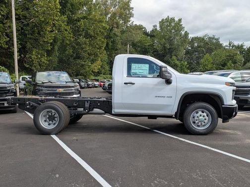2025 Chevrolet Silverado 3500 WT