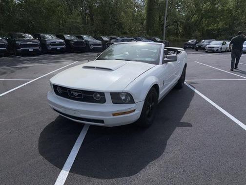 2006 Ford Mustang Base