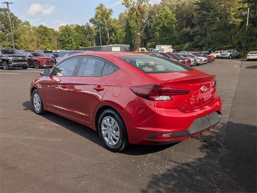 2019 Hyundai ELANTRA SE