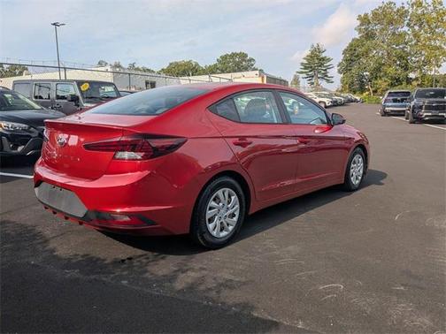 2019 Hyundai ELANTRA SE