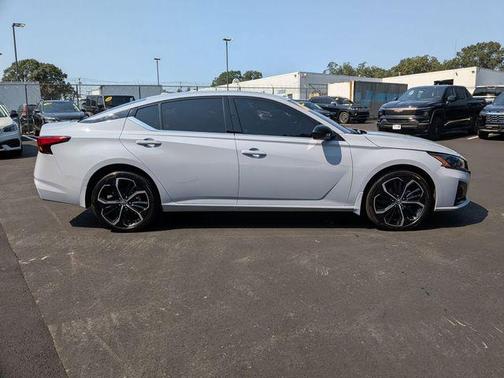 2024 Nissan Altima SR Intelligent AWD