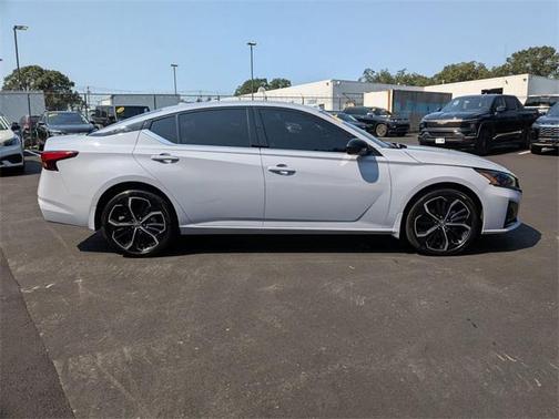 2024 Nissan Altima SR Intelligent AWD