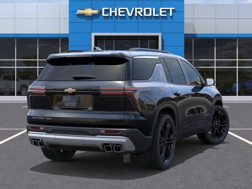Mosaic Black Metallic 2027 Chevrolet Traverse LT