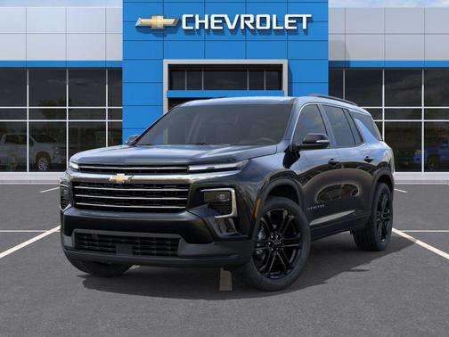 Mosaic Black Metallic 2027 Chevrolet Traverse LT