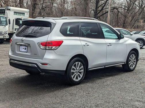2016 Nissan Pathfinder S