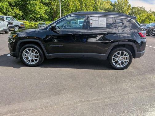 2022 Jeep Compass Latitude Lux