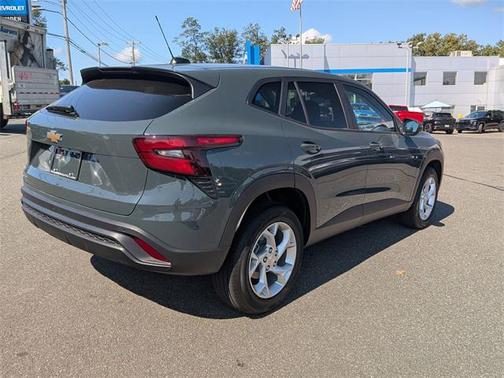 2025 Chevrolet Trax LS