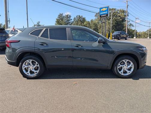 2025 Chevrolet Trax LS