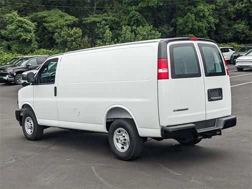 2025 Chevrolet Express 2500 RWD 2500 Regular Wheelbase WT