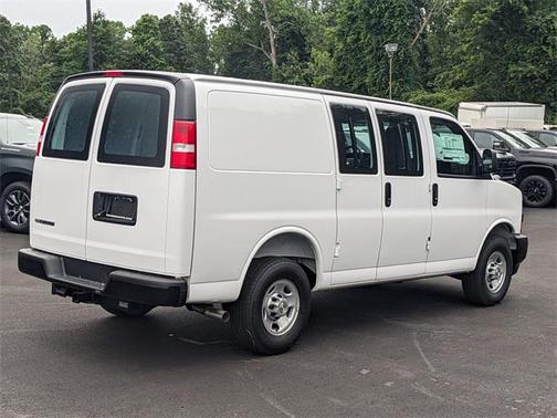 2025 Chevrolet Express 2500 RWD 2500 Regular Wheelbase WT