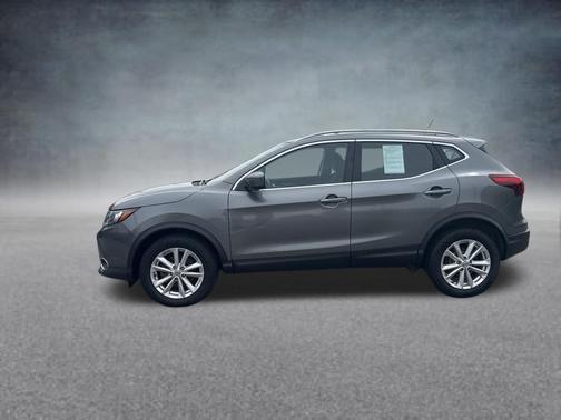 Gun Metallic 2017 Nissan Rogue Sport SV