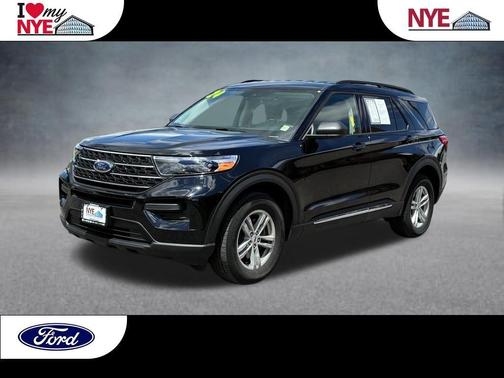 Black Metallic 2024 Ford Explorer XLT